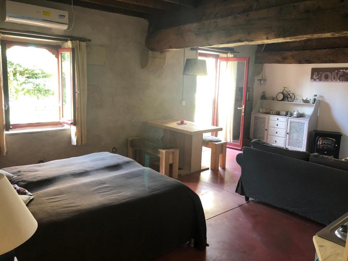 Domaine De La Madeleine Bed and Breakfast Ygrande Buitenkant foto