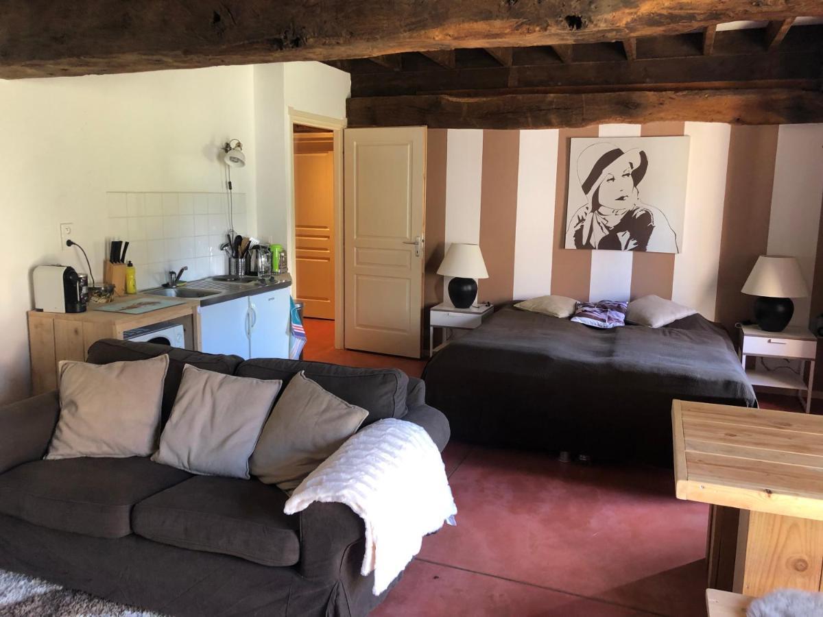 Domaine De La Madeleine Bed and Breakfast Ygrande Buitenkant foto
